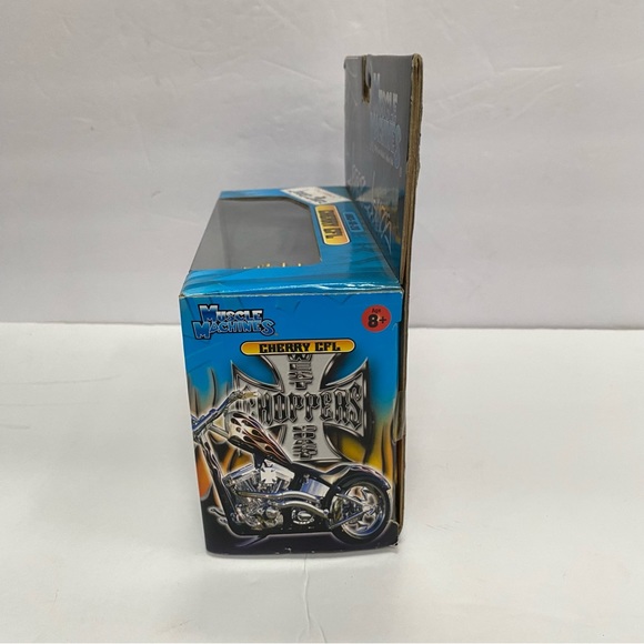 West Coast Choppers Jesse James Muscle Machines 1:18 Diecast Toy Motorcycle - Picture 3 of 8